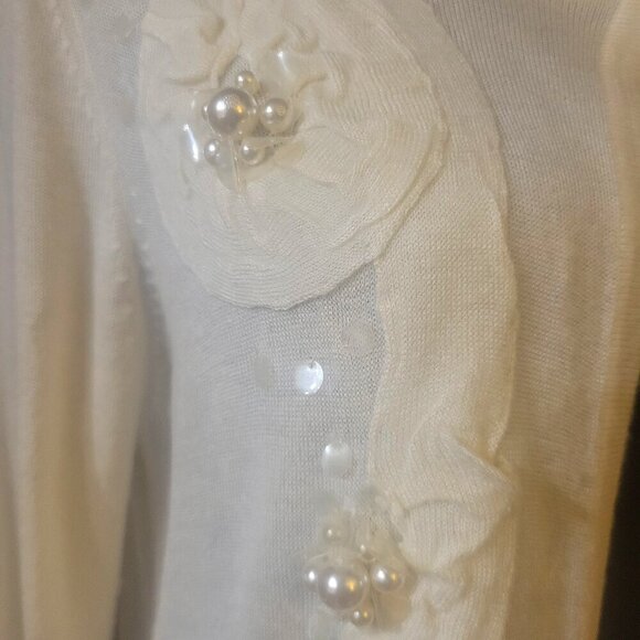 August Silk Cream Cardigan Flower/Pearl Applique - Size M - Picture 4 of 10